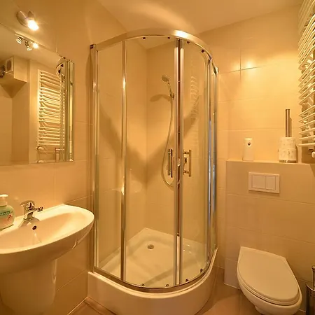Apartment Incognito